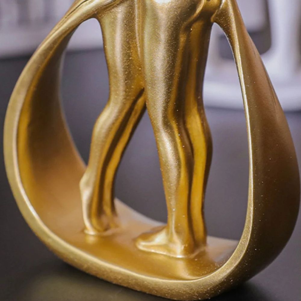 Resin Couple Figurine With Glossy Finish