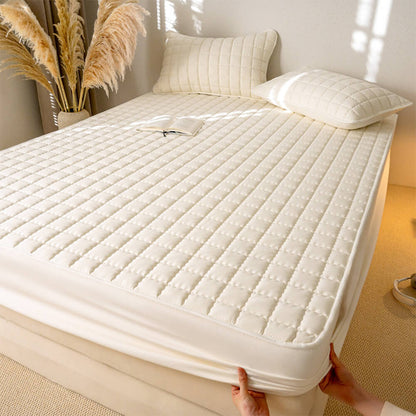 Waterproof Quilted Fitted Sheet With Elasticized Edges