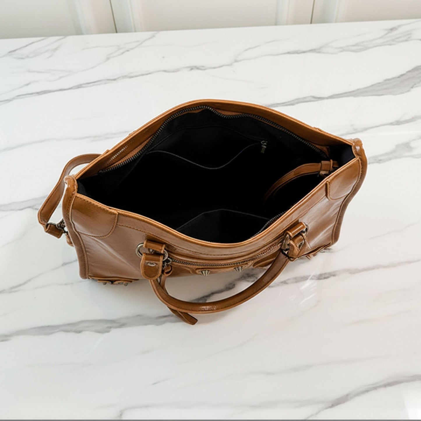 Riley Urban Shoulder Bag | Zip-Detail Moto City Bag