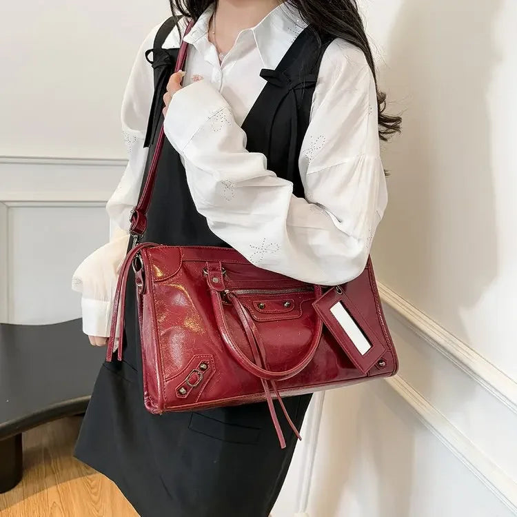 Riley Urban Shoulder Bag | Zip-Detail Moto City Bag