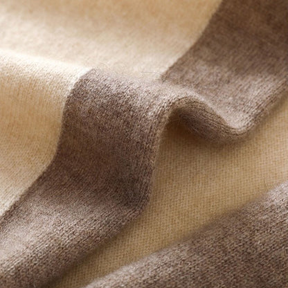 Helen Shawl | Triangle Contrast-Edge Shawl